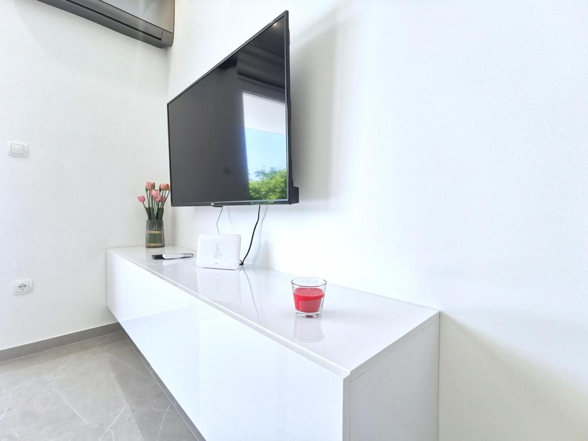 Seka Apartments With A Pool Kastela Bagian luar foto
