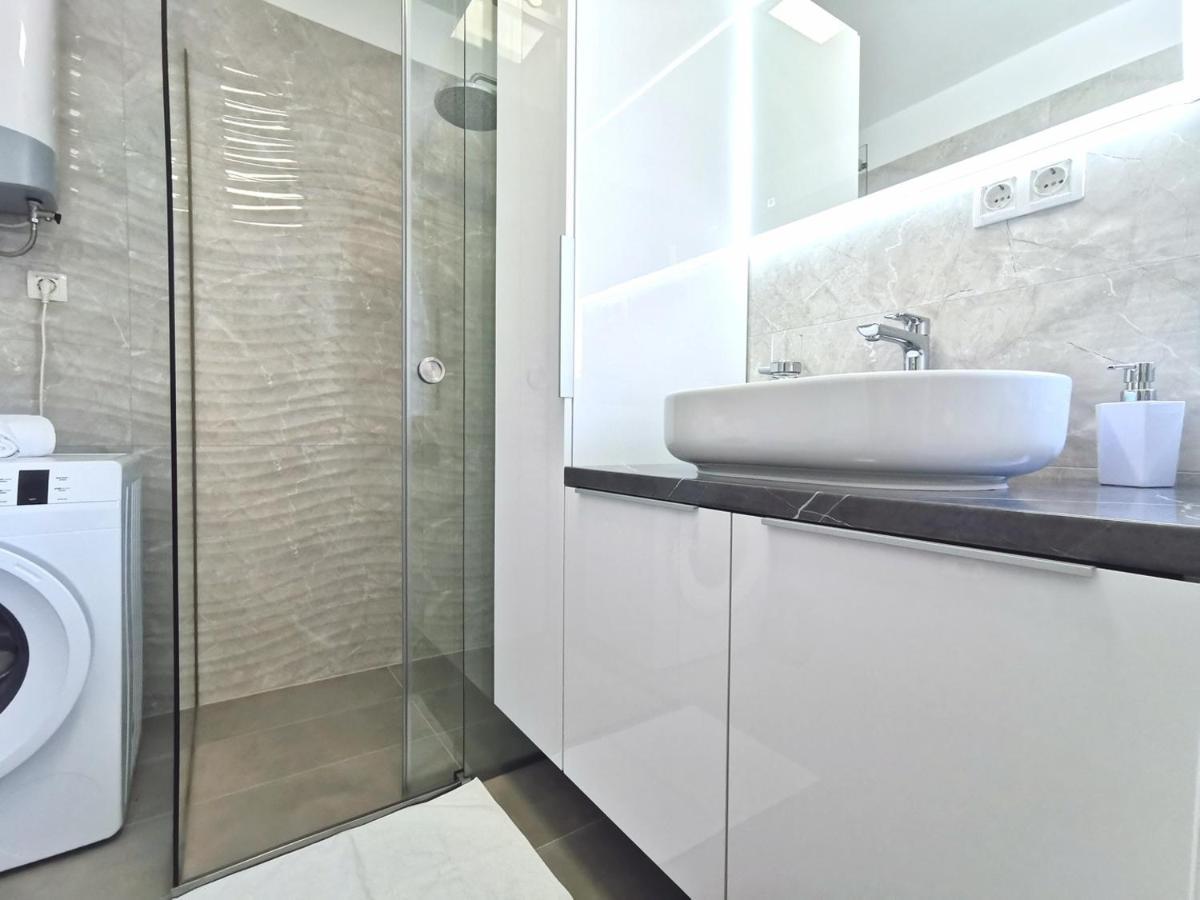 Seka Apartments With A Pool Kastela Bagian luar foto
