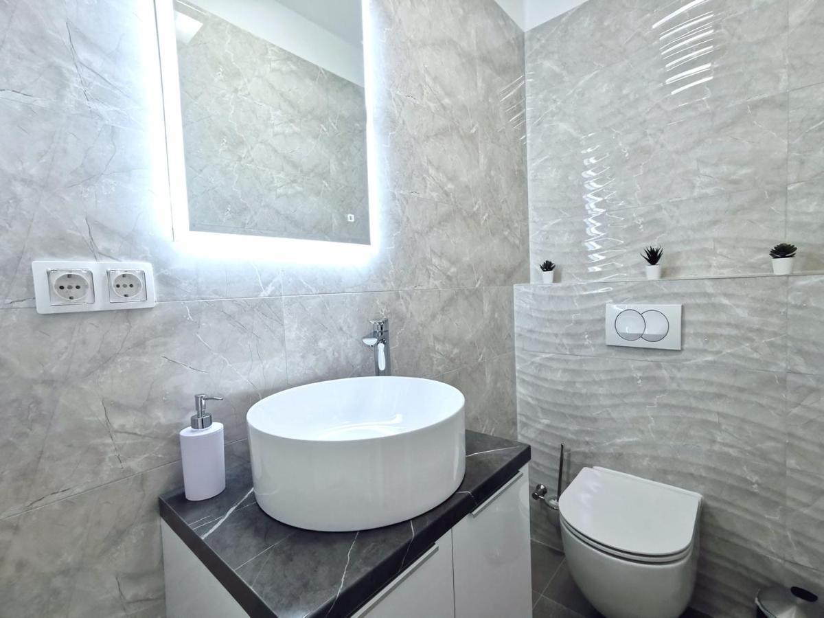 Seka Apartments With A Pool Kastela Bagian luar foto