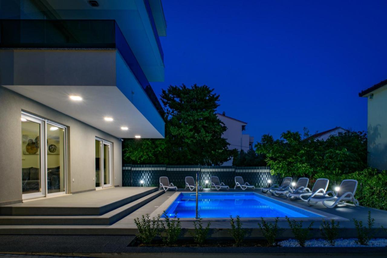 Seka Apartments With A Pool Kastela Bagian luar foto