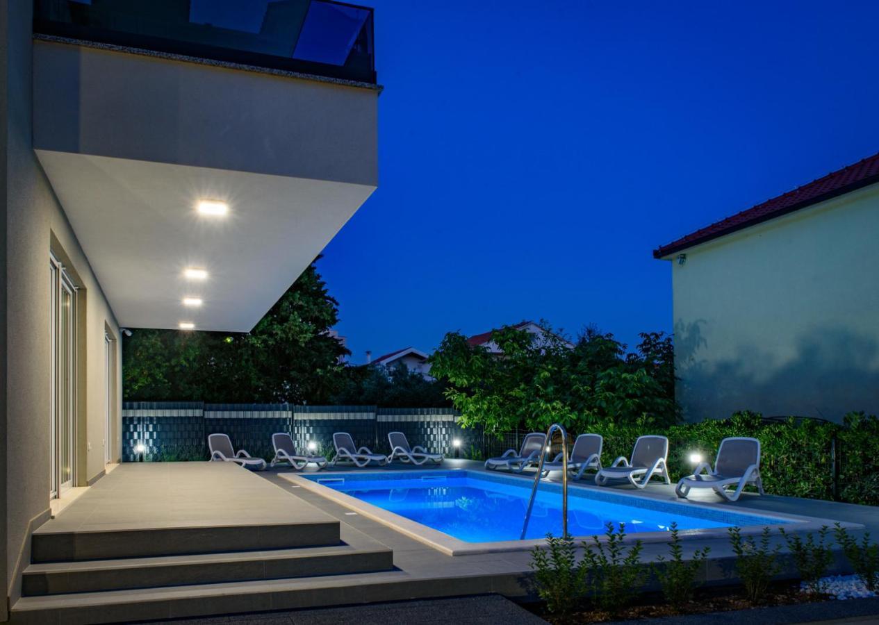 Seka Apartments With A Pool Kastela Bagian luar foto