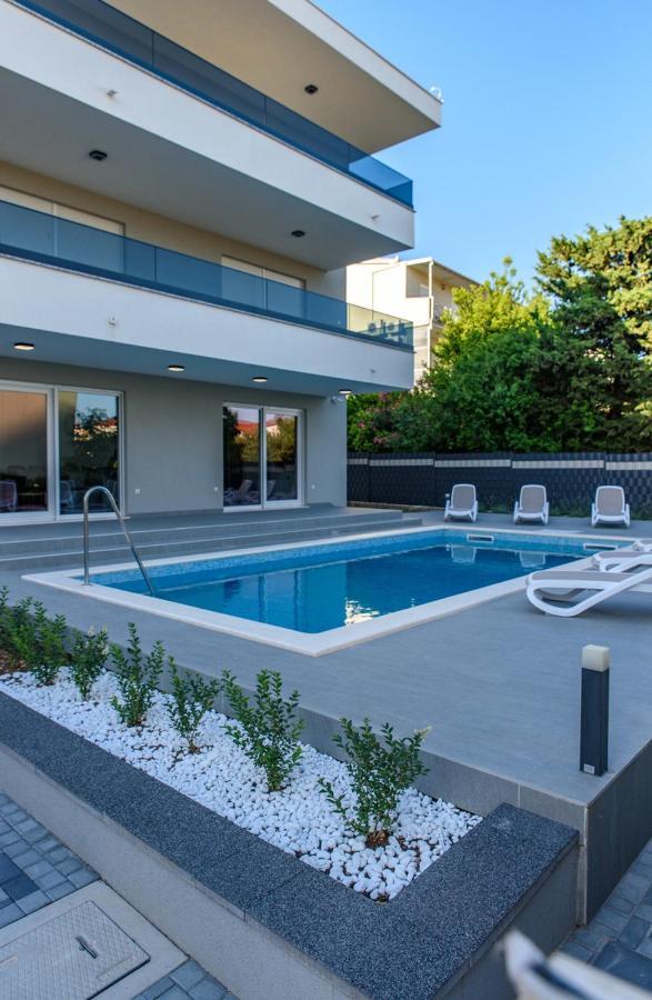 Seka Apartments With A Pool Kastela Bagian luar foto
