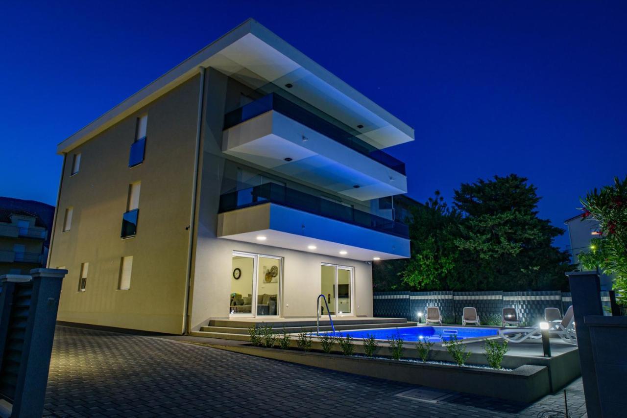 Seka Apartments With A Pool Kastela Bagian luar foto