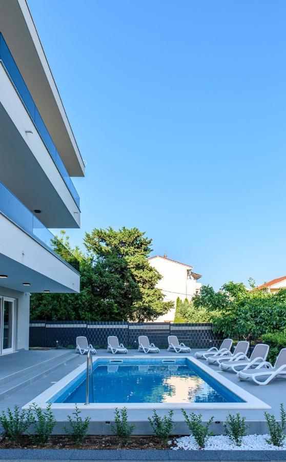 Seka Apartments With A Pool Kastela Bagian luar foto